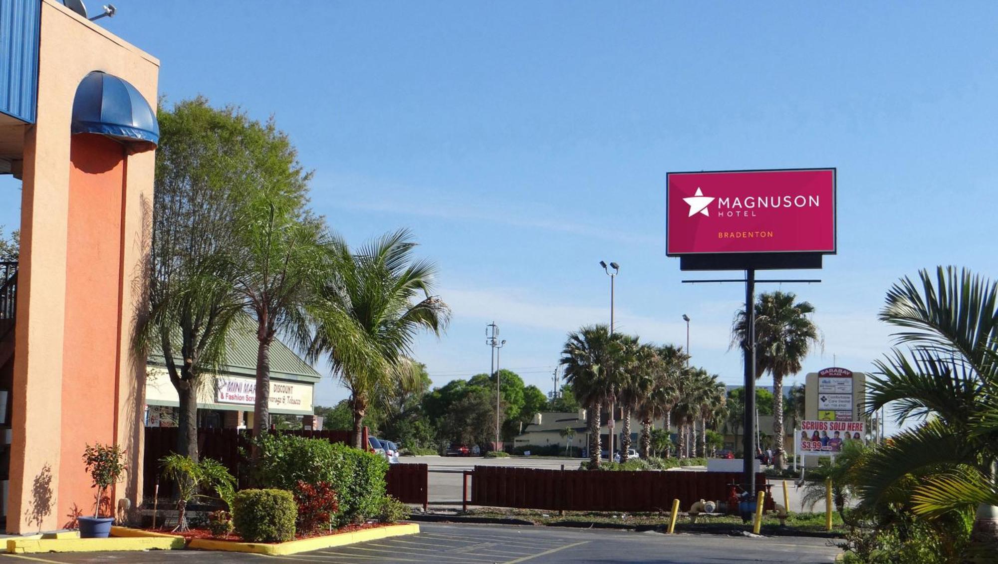 Magnuson Hotel Bradenton Exterior photo